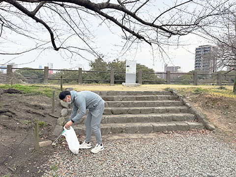 ふくおか共創パートナー企業として
本日舞鶴公園周辺の清掃活動を実施いたしました。