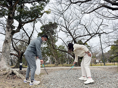 ふくおか共創パートナー企業として
本日舞鶴公園周辺の清掃活動を実施いたしました。