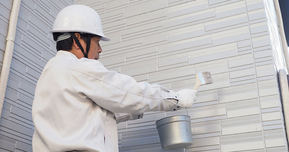 おすすめは、地元福岡で施工実績を持っている外壁塗装の専門業者